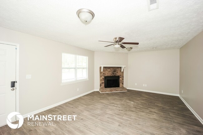 Photo - 1017 Lombardy Way