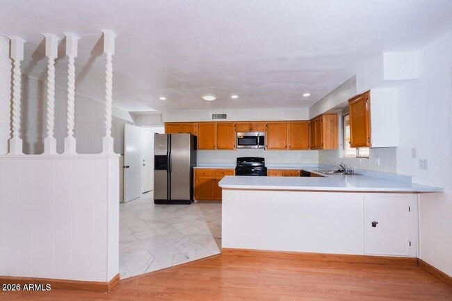 Photo - 320 E Ellis Dr