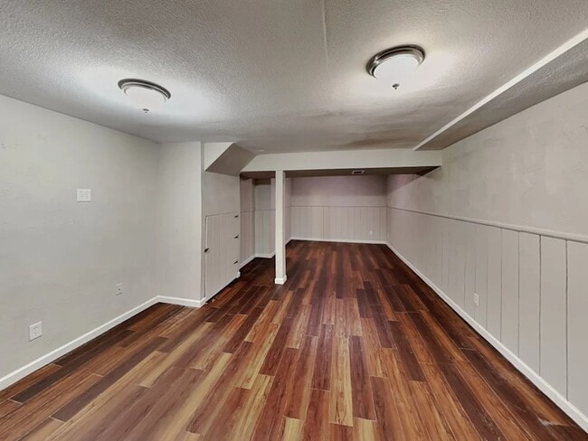 Photo - 9909 Garland Dr