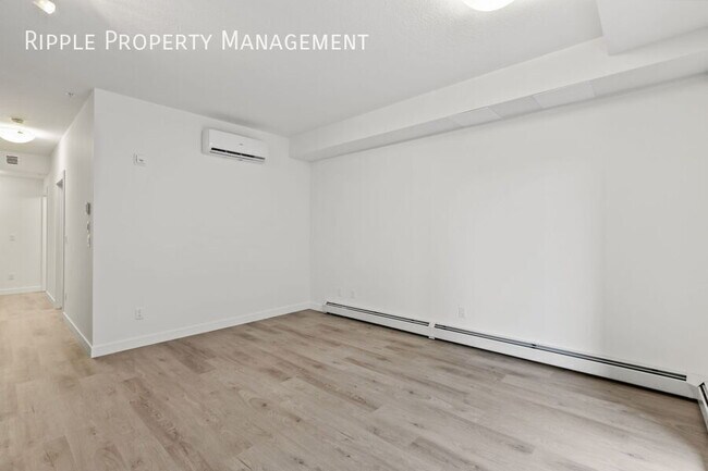 Photo - AMAZING 1 BED/ 1 BATH CONDO WITH PETS ALLOWED! Unité 1202