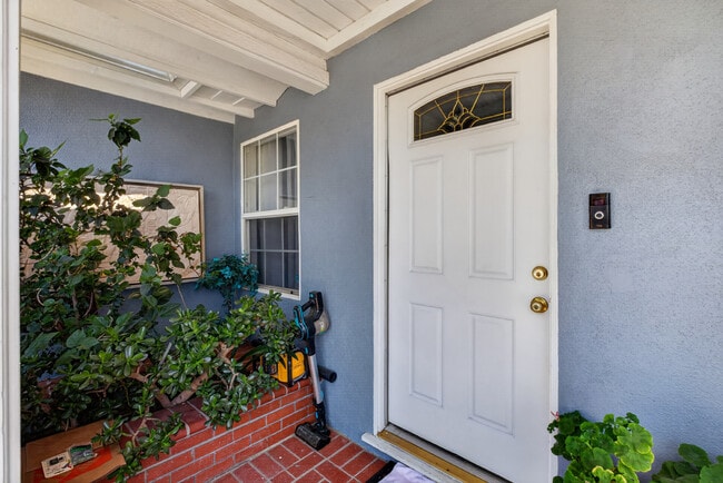 Photo - 14243 Community St