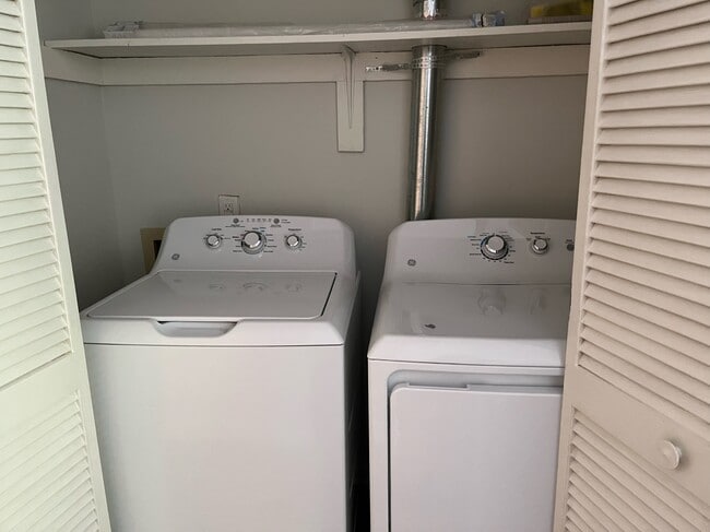 Photo - 132 Manhattan Ct Unit 132 Manhattan Court