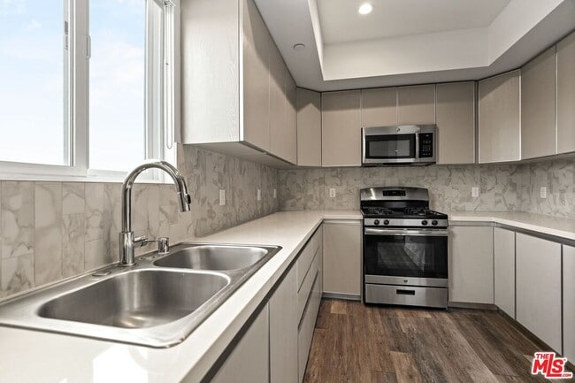 Photo - 2321 Fox Hills Dr