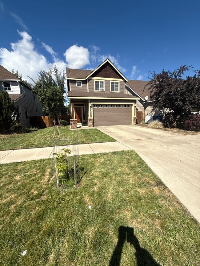 Photo - DOG CONSIDERED!! 3 Bdrm House, Gas Heat/Fi...