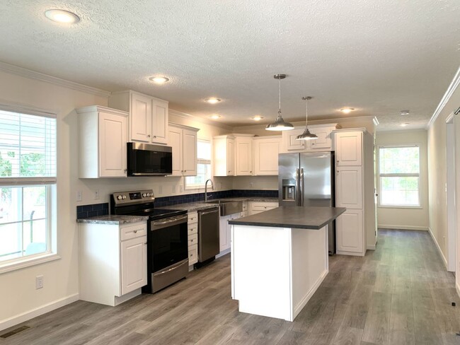 Photo - 169 Hibiscus Dr