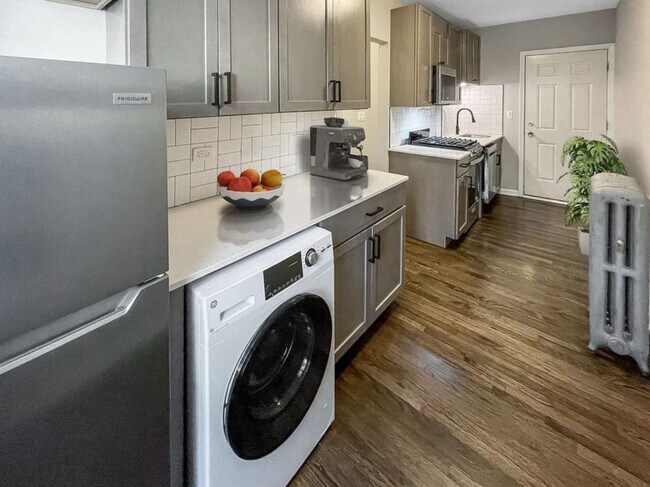 Building Photo - 2 bedroom in Chicago IL 60613 Unit 918-GDN Rental
