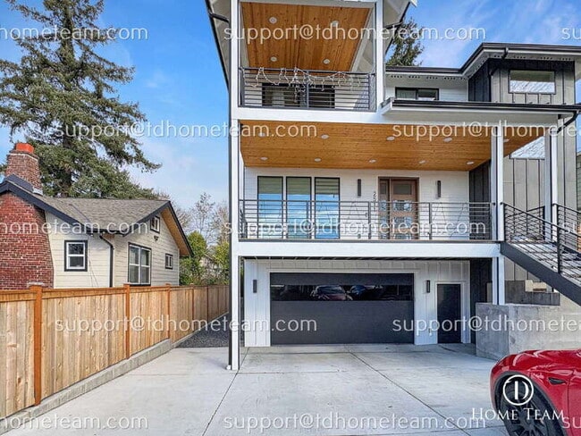 Building Photo - 2511 Locust Ave W