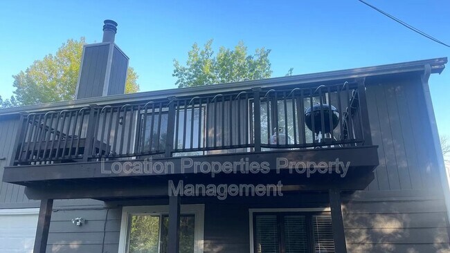 Photo - 2824 University Dr