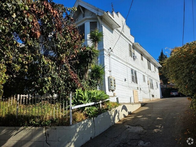 Building Photo - 1430 Glendale Blvd Unit ADORING HOME