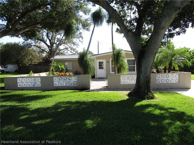 Photo - 118 E Belleview St