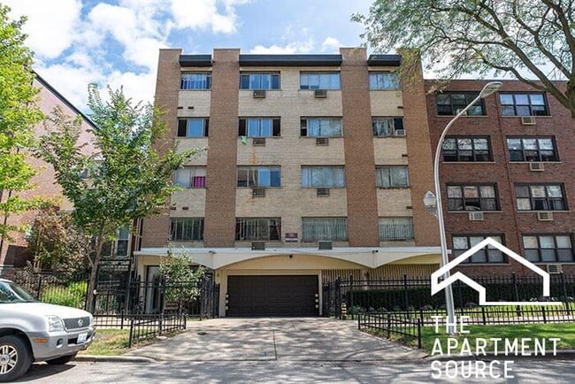 Photo - 5851 N Winthrop Ave Unit 305