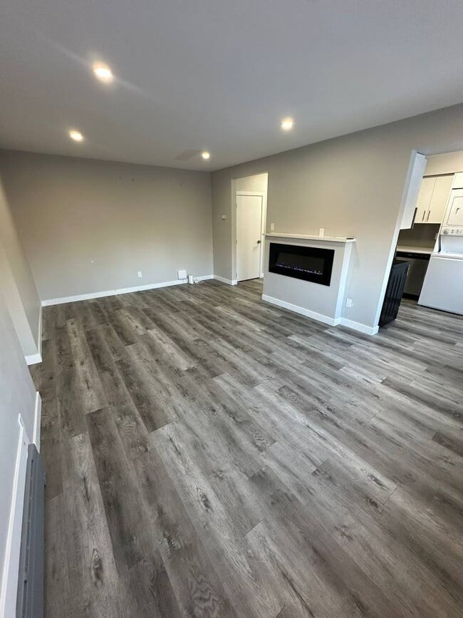 Photo - 11110-68 68 Ave NW Unit 33