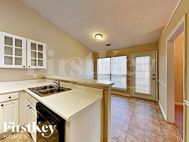 Photo - 85 Harvard Dr