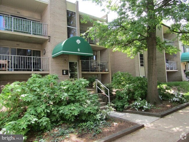 Building Photo - 6 Canterbury Square Unit 302 Rental