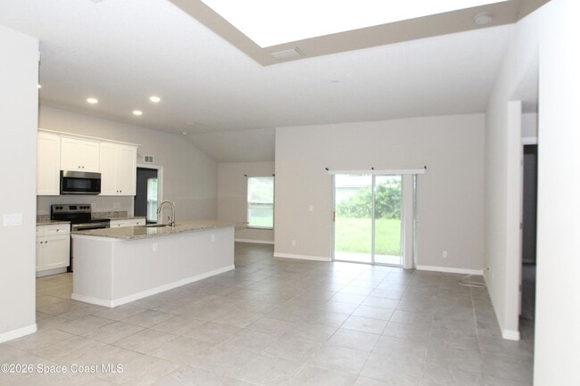 Photo - 405 Harrison St SW