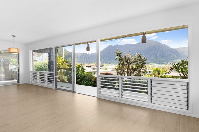 Stunning view of the Ko'olau Mountains from the newly renovated, open-floor plan living room. - 45-162 Neepapa Pl Casa