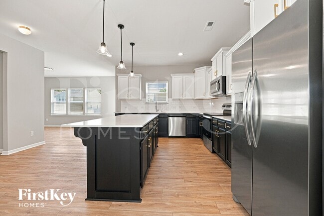 817 Alexander Commons Dr