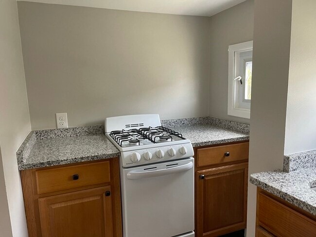 Photo - 831 Belleville Ave Unidad 3