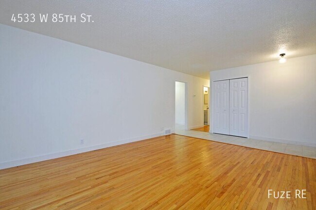 Photo - 4533 W 85th St