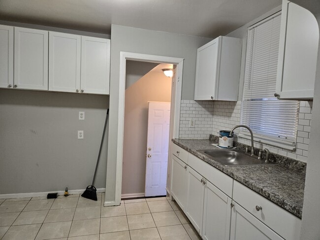 Photo - 19758 Fairport St