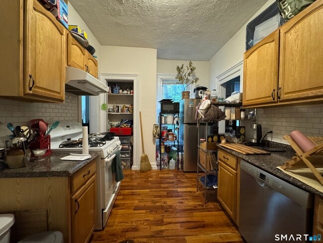 Building Photo - 49 Edwards St Unit 1A