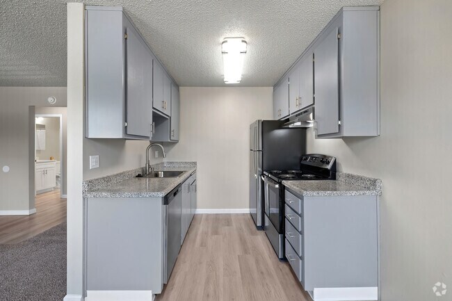 1BD, 1BA - 623SF Kitchen