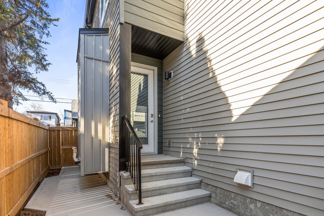 Photo - 11528-11122 122 St NW Unit 2