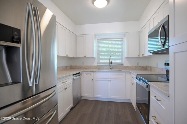 Photo - 453 Dolphin St