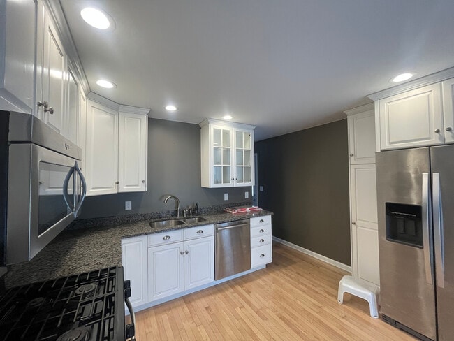 Photo - 229 S Dearborn Ave