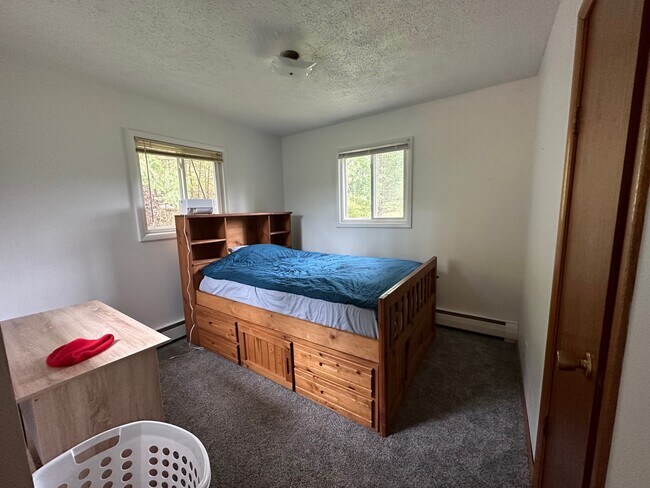 Photo - 17520 6 Mile Rd