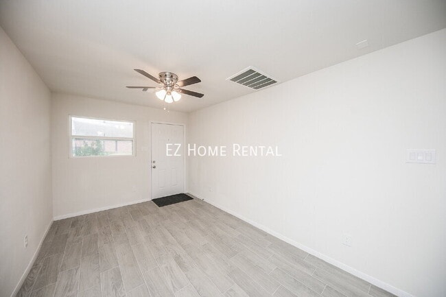 Photo - 5040 Mallow St Unit B