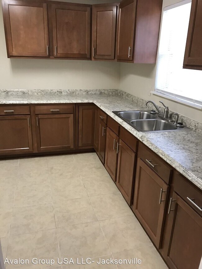 Photo - 3 br, 2 bath House - 5433 Oliver street S