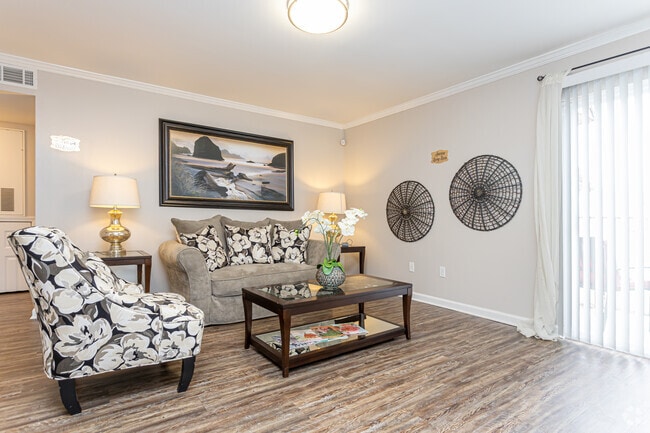 1HAB, 1BA - 747 ft² - Emerald Pointe