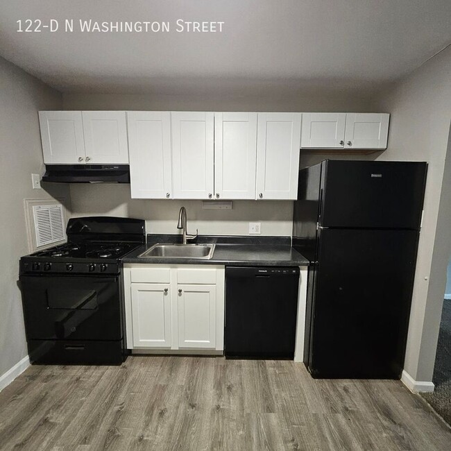 Updated 2 Bedroom in the Heart of Delaware - Updated 2 Bedroom in the Heart of Delaware Apartment