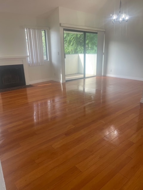 Living Room/Dining room with balcony - 10512 Sunland Blvd
