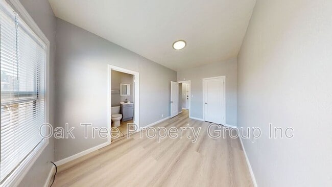 Photo - 2451 Seminary Ave