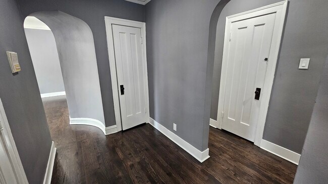6553 N Francisco Ave Unit 1