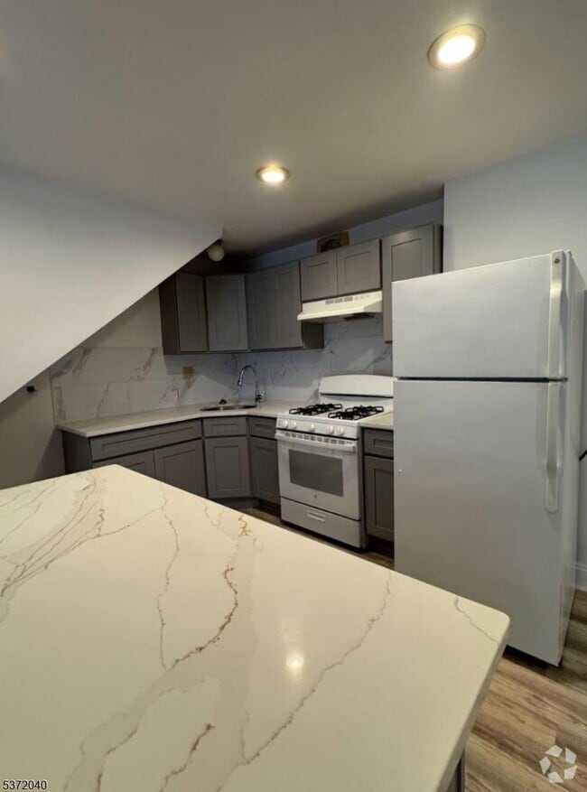 Building Photo - 111 S Orange Ave Unit 1 Rental