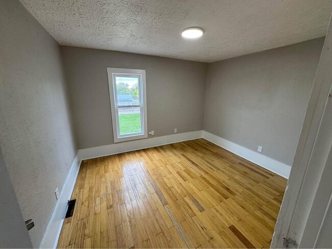 Photo - 1210 Marion Ave SW