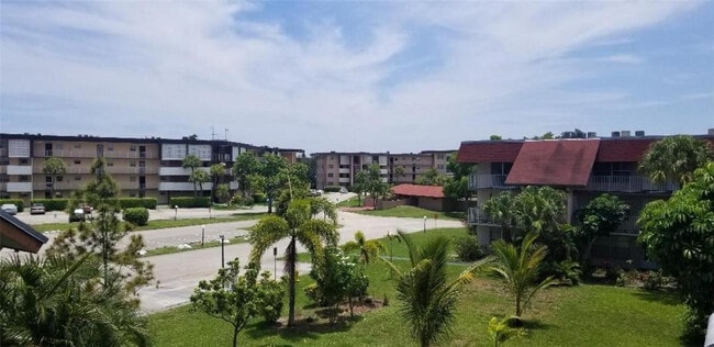 Building Photo - 3061 NW 47th Terrace Unit 333A