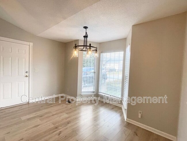 Photo - 108 Oak Valley Dr