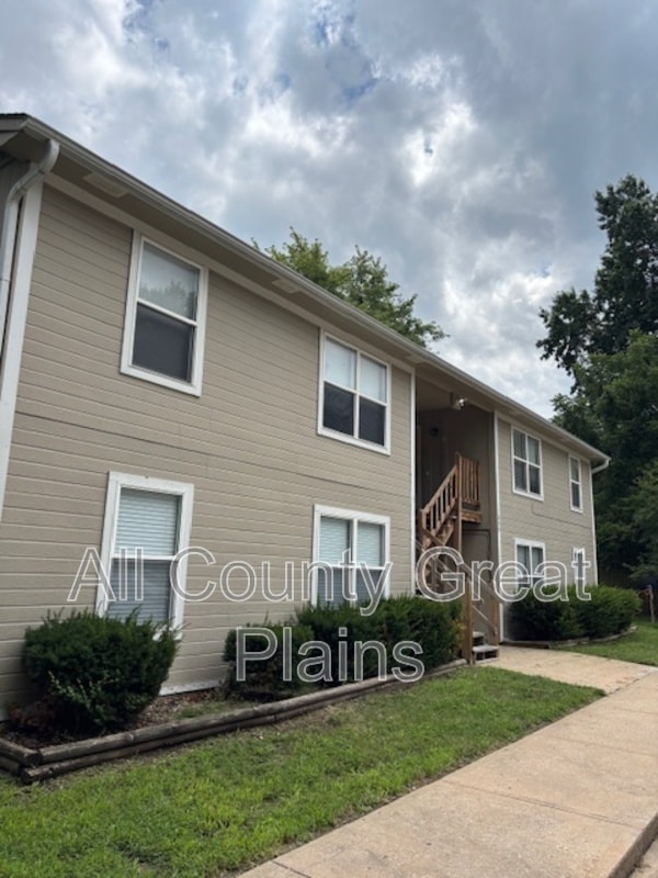 Building Photo - 609 S Lakehurst Dr Unit A Rental