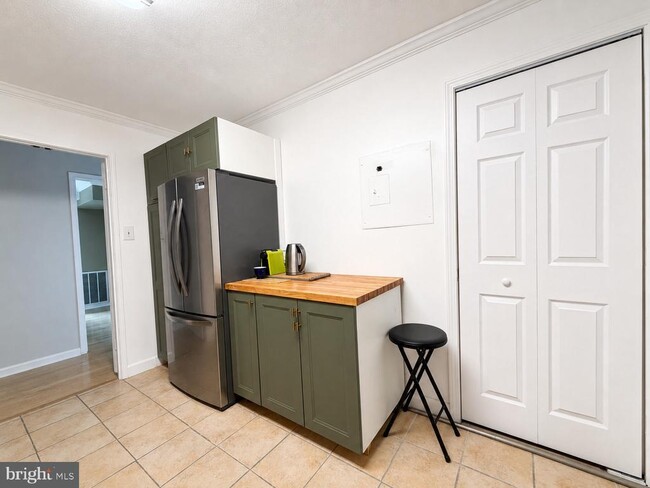 Photo - 307 Yoakum Pkwy Unit 1404