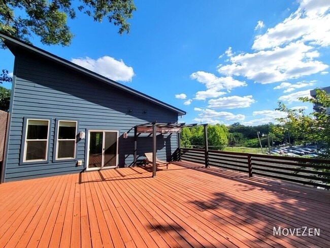 Photo - 1121 N Alexander St