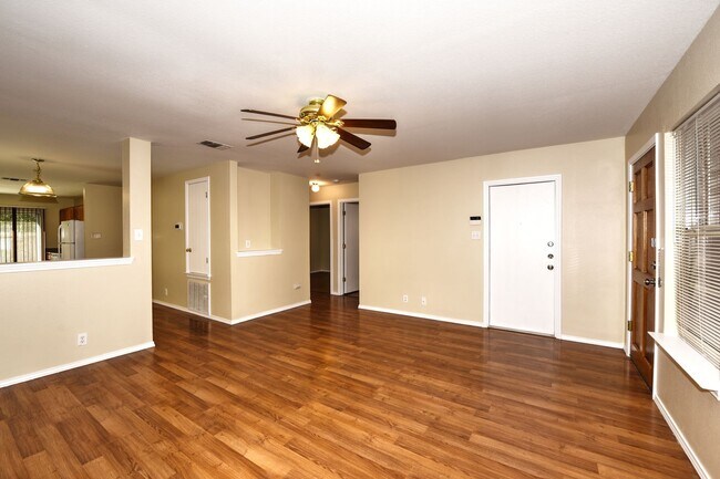 Photo - GREAT LOCATION: 1604 & SHAENFIELD | 3 BE...