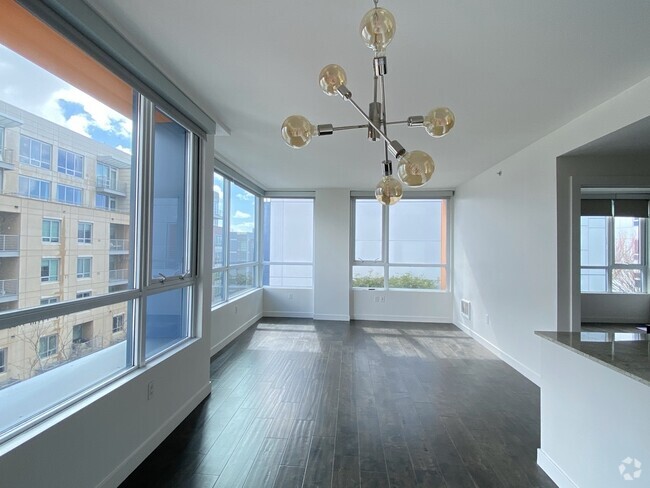 Building Photo - 300 Berry St Unit 510 Rental
