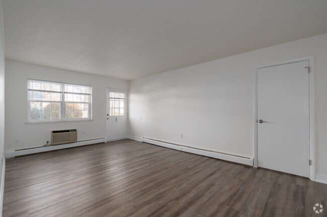2BR, 1BA - 760SF - Living Room