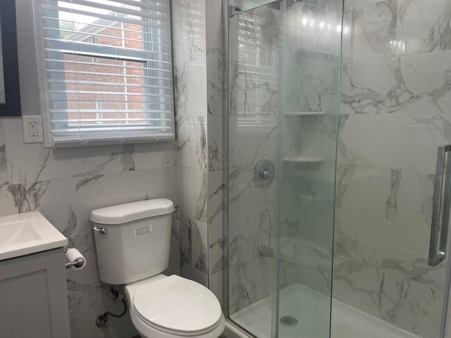 Building Photo - 180 Littleton Rd Unit 90