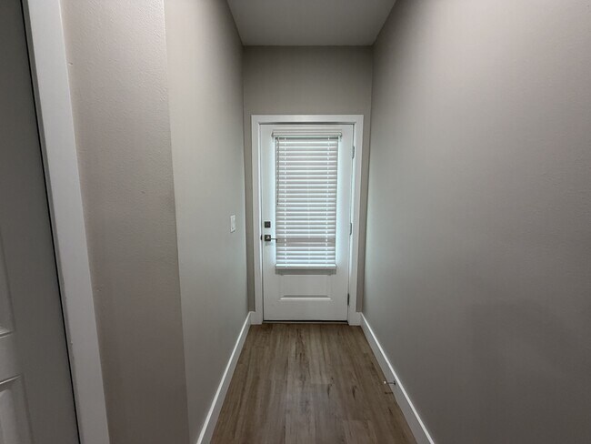 Photo - 2879 Leahs Ln