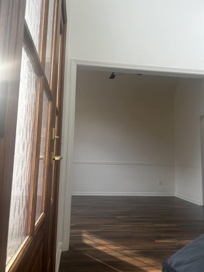 Photo - 515 Bally Claire Ln